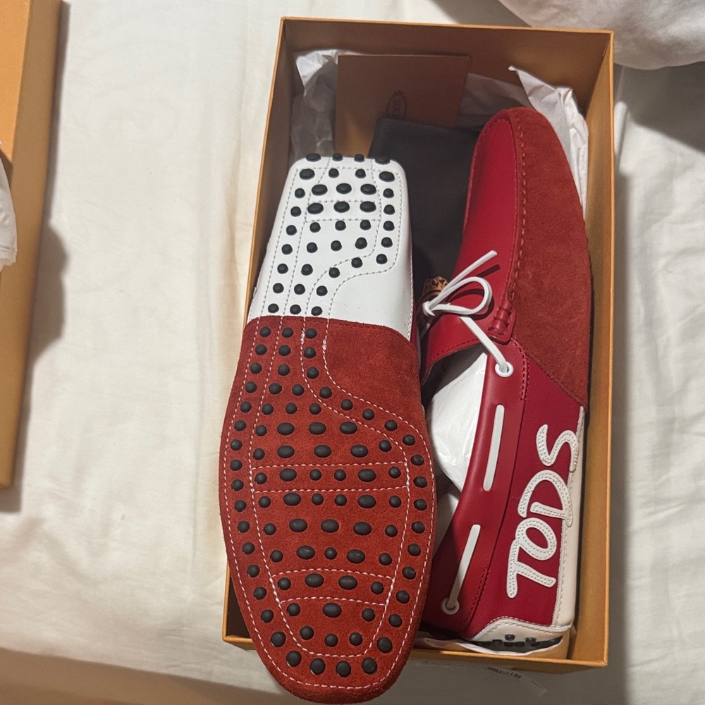 Tod's Bold Red and White Slip-On Loafers - Picture 4 of 8